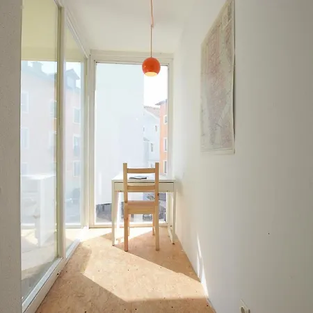 Apartment Central Spacious W Private Garden And Free Parking *